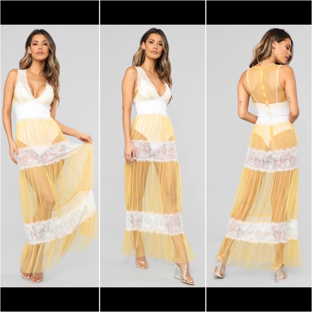 FashionNova DARLING Tulle/Lace Maxi (NO bodysuit)